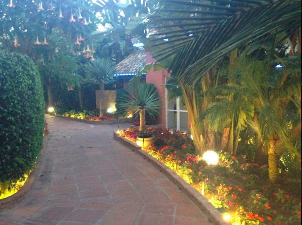 Puerto Banus With Private Garden Apartment Marbella Ngoại thất bức ảnh